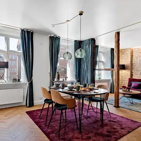 The Burgundy Kopenhagen